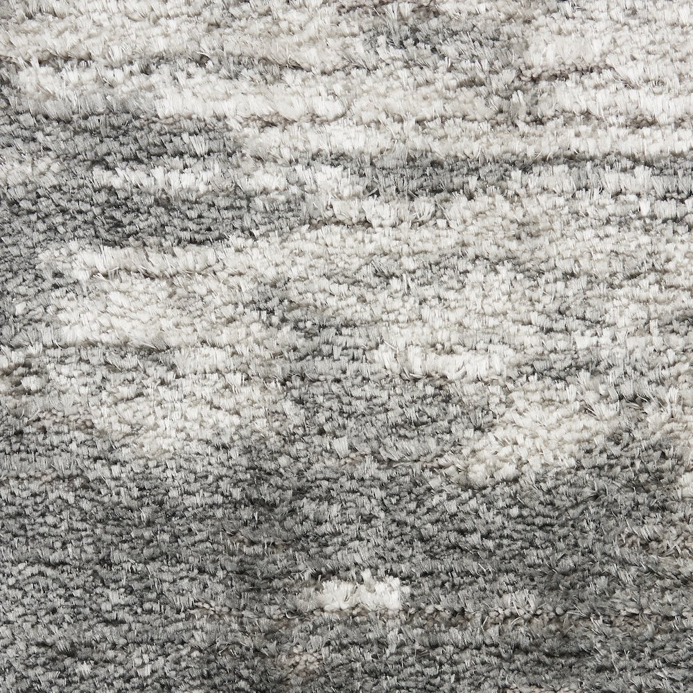 Nourison Home Luxurious Shag Area Rug. Picture 6
