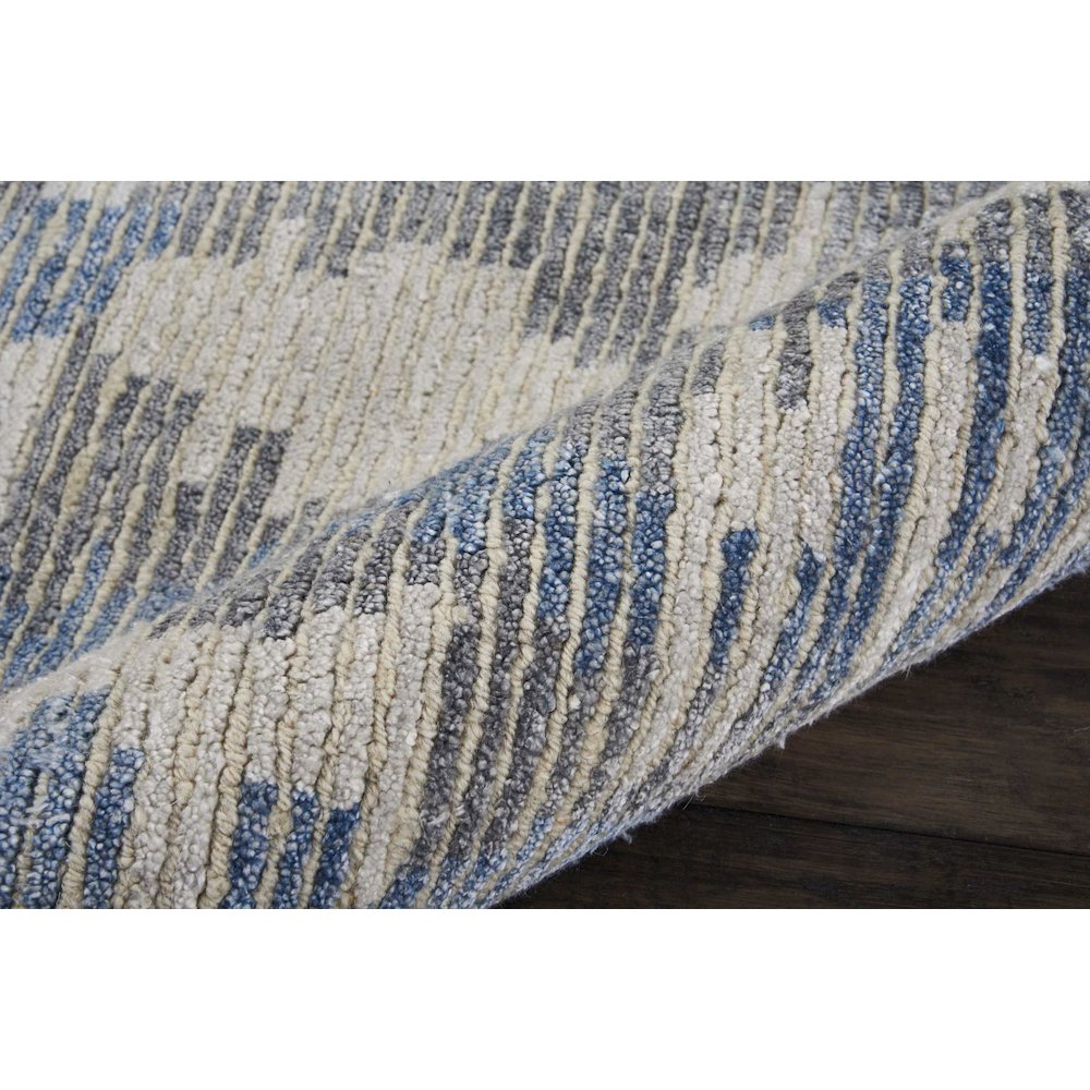 Modern Rectangle Area Rug, 2' x 3'. Picture 6