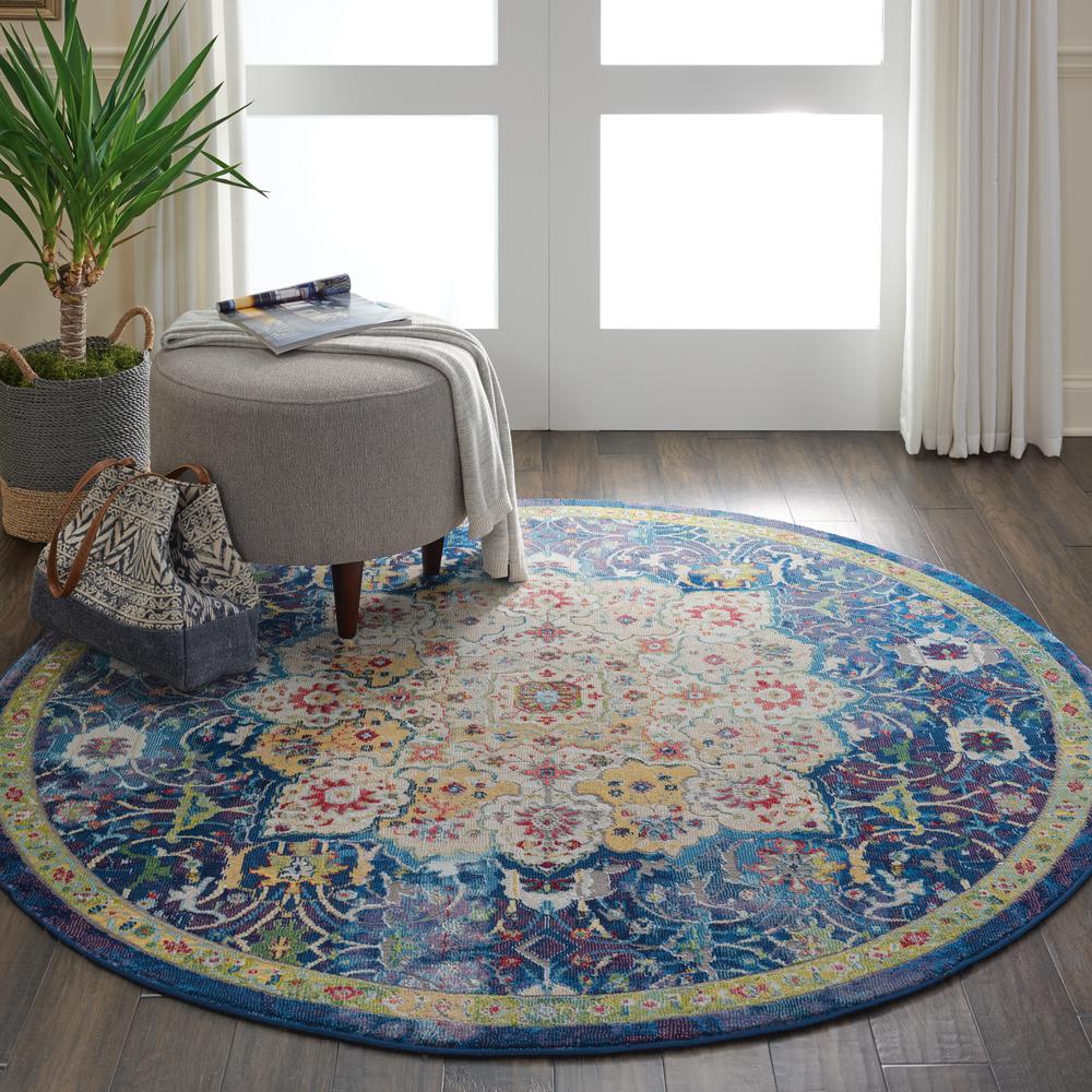 Vintage Round Area Rug, 4' x Round. Picture 2