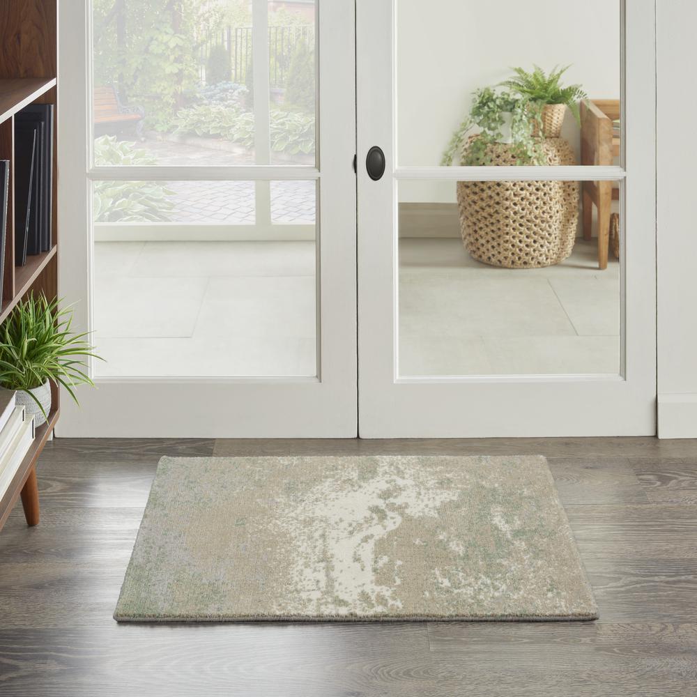 Modern Rectangle Area Rug, 2' x 3'. Picture 3