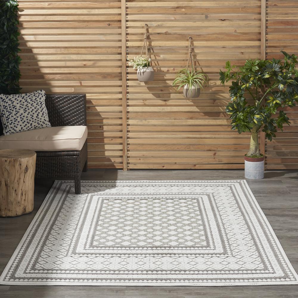 CLA02 Calobra Lt Grey Area Rug- 4' x 6'. Picture 10