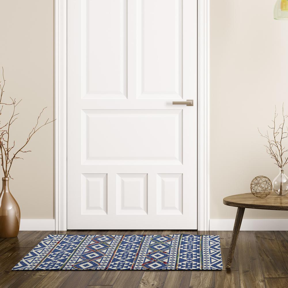 CAN01 Canton Blue Area Rug- 2'3" x 3'9". Picture 2
