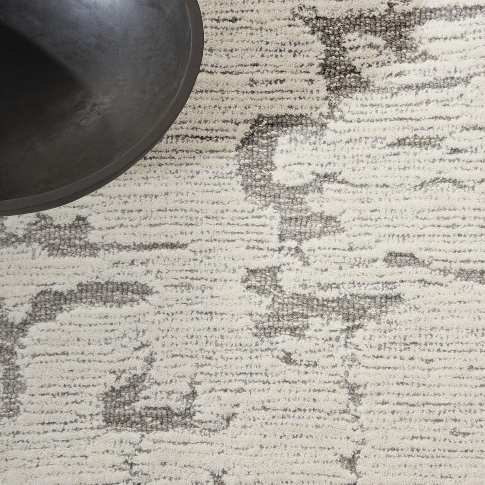 Modern Rectangle Area Rug, 5' x 7'. Picture 7
