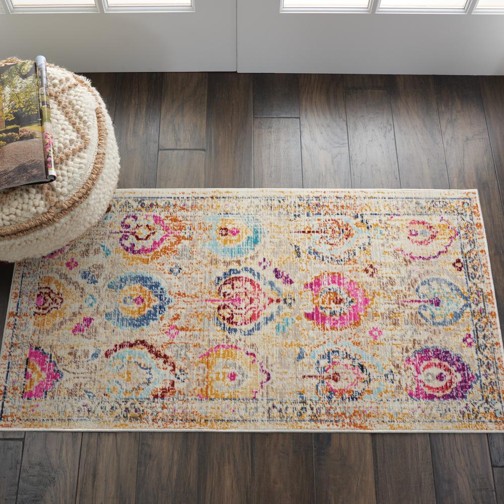 Vintage Rectangle Area Rug, 2' x 4'. Picture 2