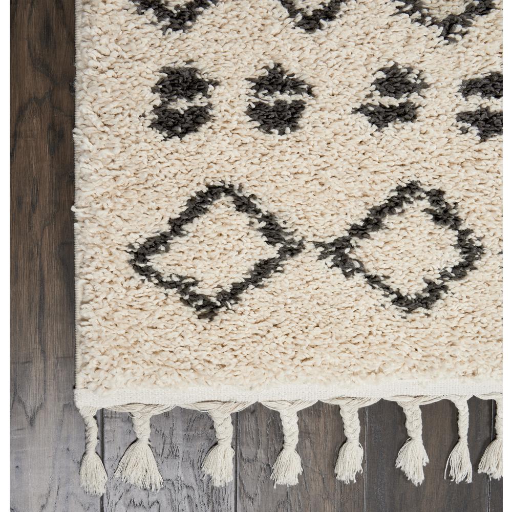Moroccan Shag Area Rug, Cream, 3'11" x 6'7". Picture 4