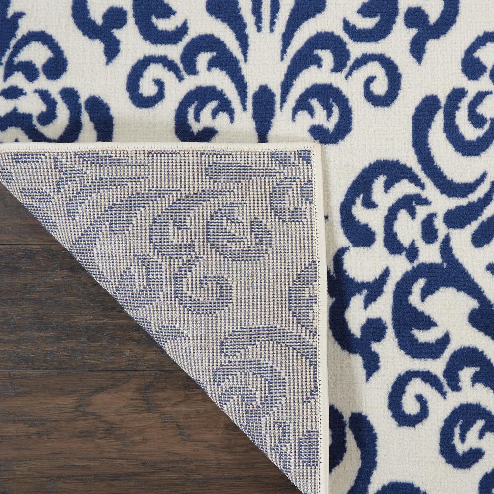 Transitional Rectangle Area Rug, 4' x 6'. Picture 3