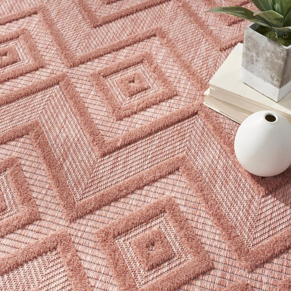 Modern Rectangle Area Rug, 6' x 9'. Picture 9