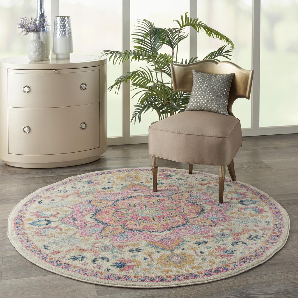 Bohemian Round Area Rug, 4' x Round. Picture 9