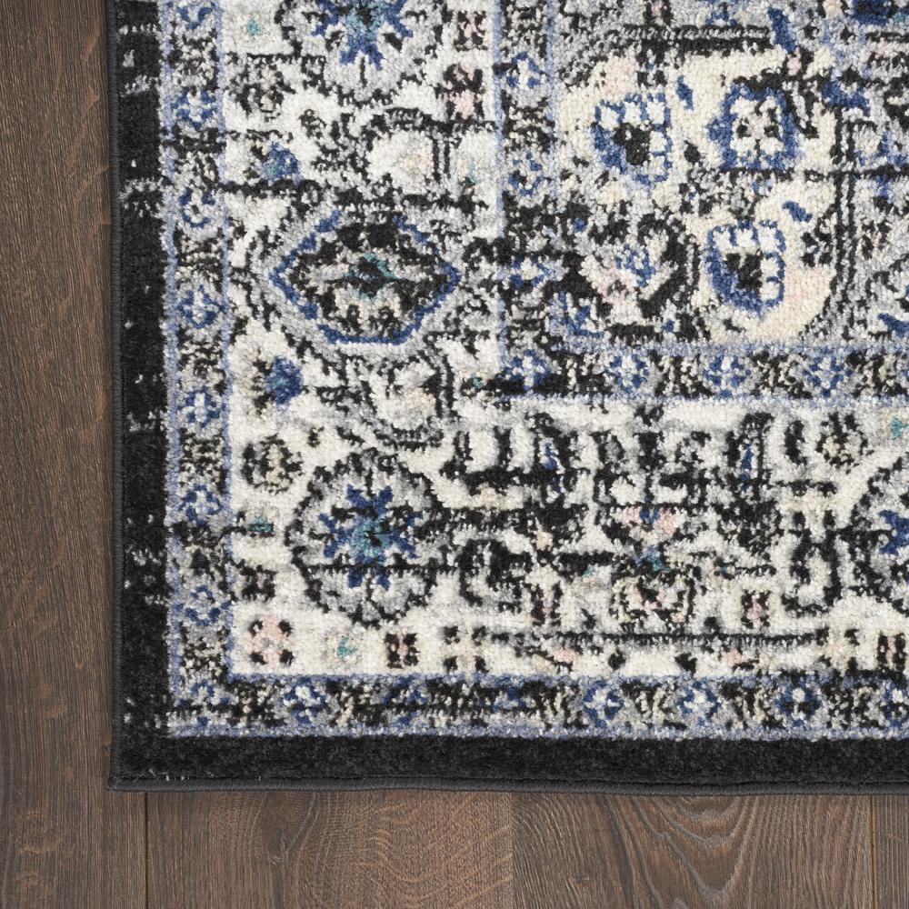 Vintage Rectangle Area Rug, 2' x 3'. Picture 5