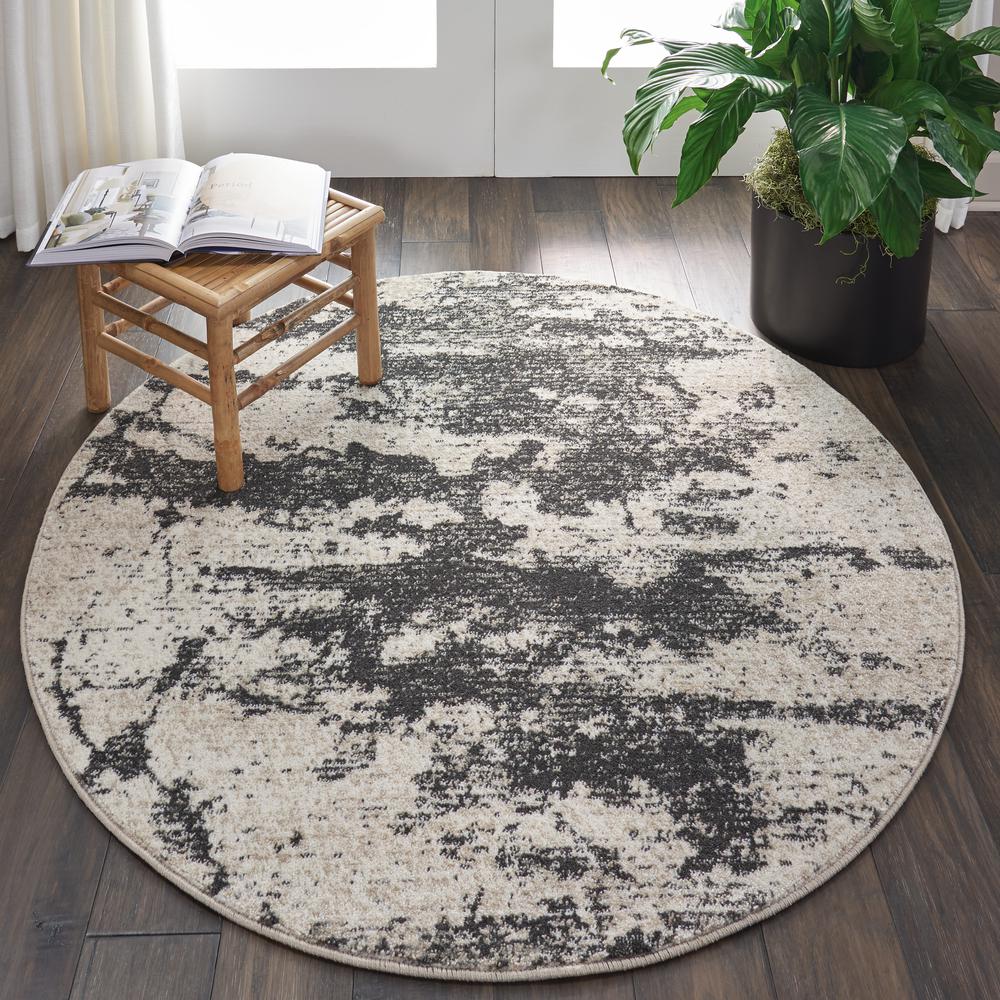 Modern Round Area Rug, 5' x Round. Picture 2