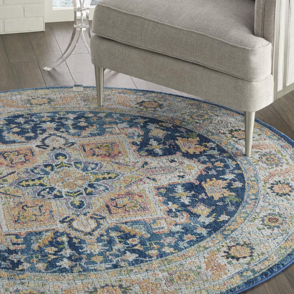 Vintage Round Area Rug, 4' x Round. Picture 8