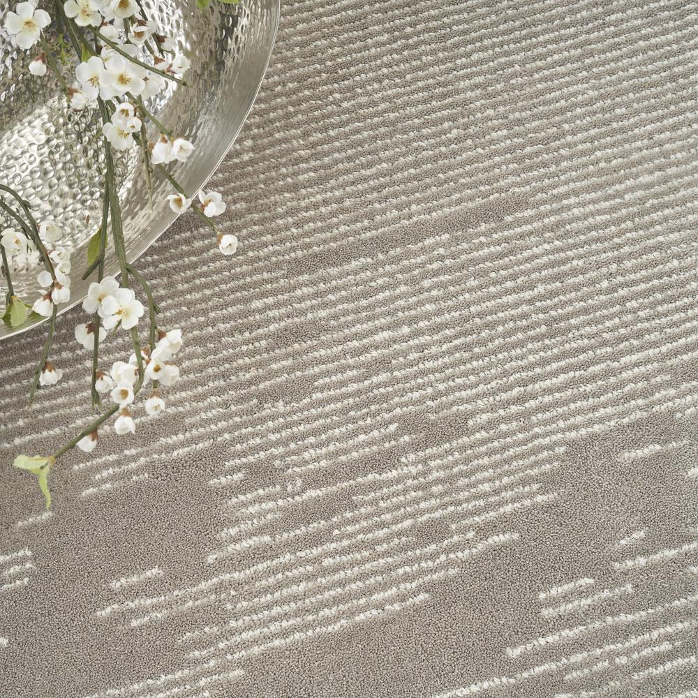 Modern Rectangle Area Rug, 5' x 7'. Picture 9