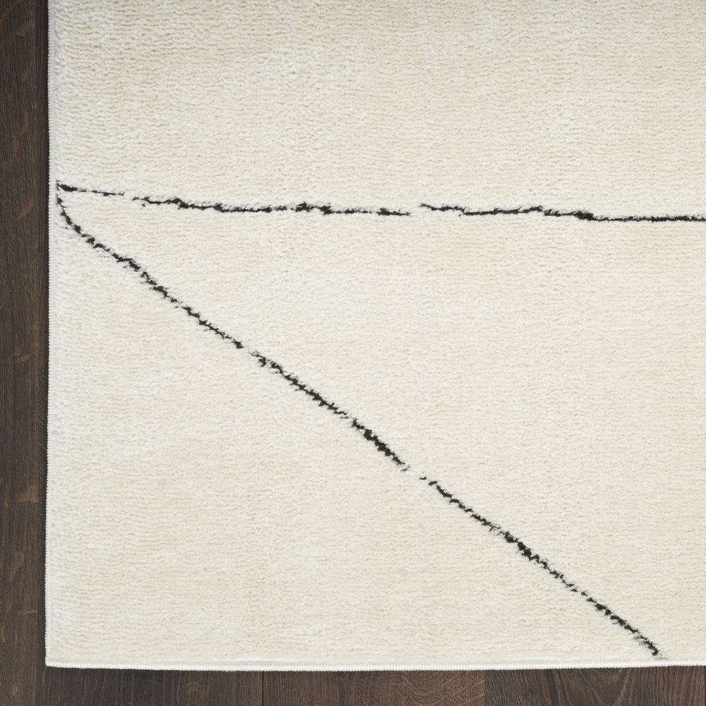 Scandinavian Rectangle Area Rug, 4' x 6'. Picture 4