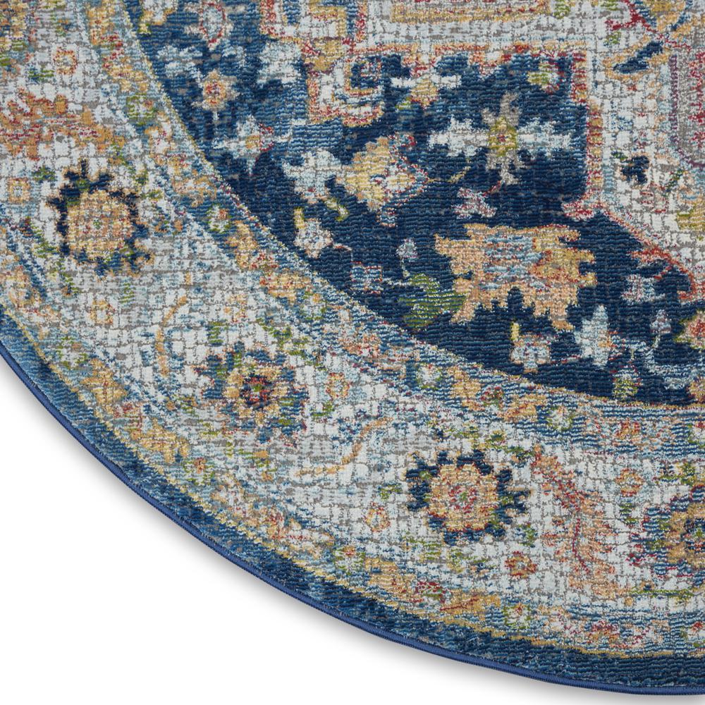 Vintage Round Area Rug, 4' x Round. Picture 5
