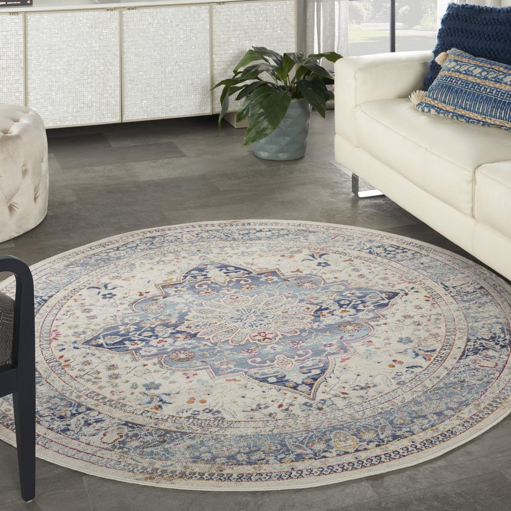 Vintage Round Area Rug, 6' x Round. Picture 2
