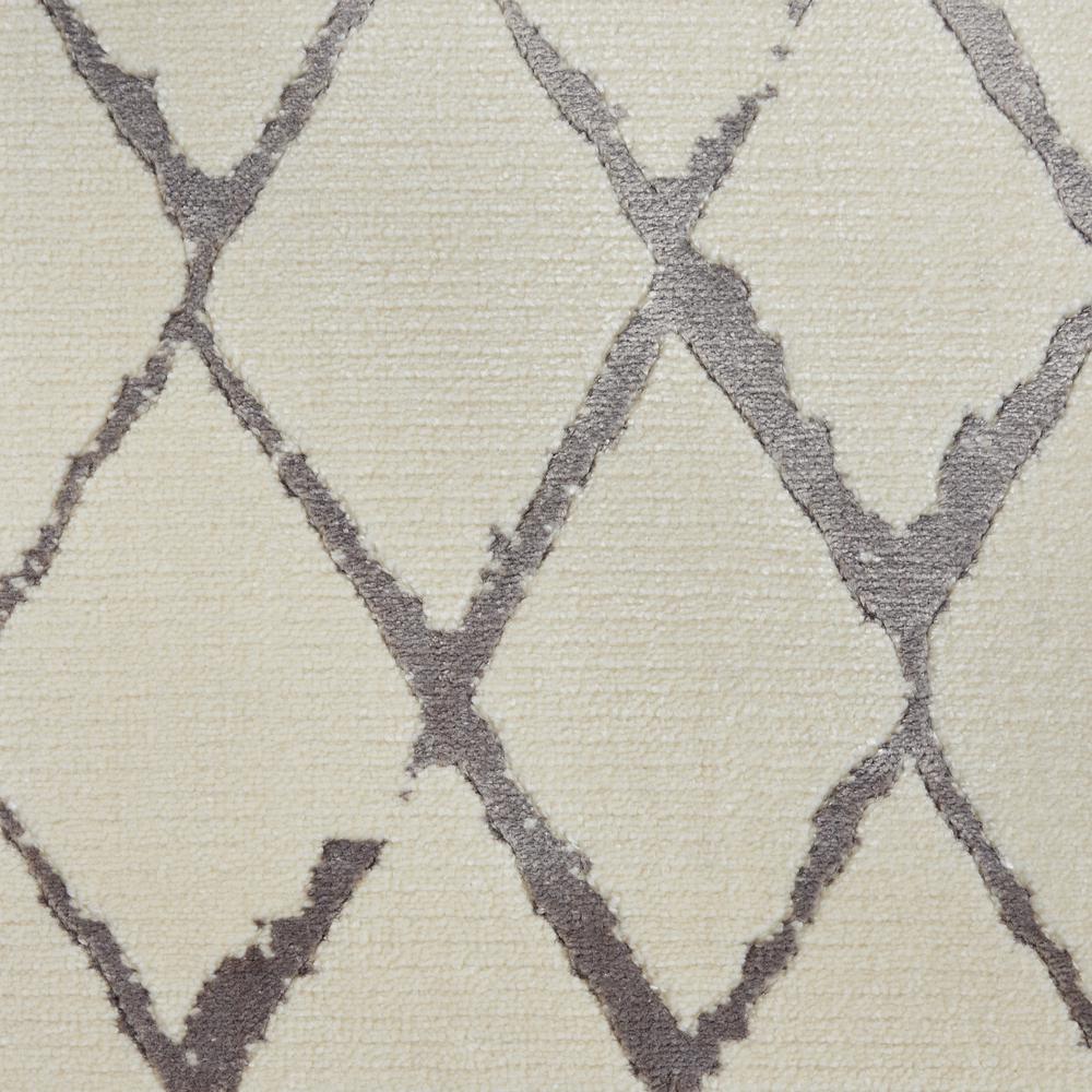 Modern Rectangle Area Rug, 2' x 3'. Picture 7