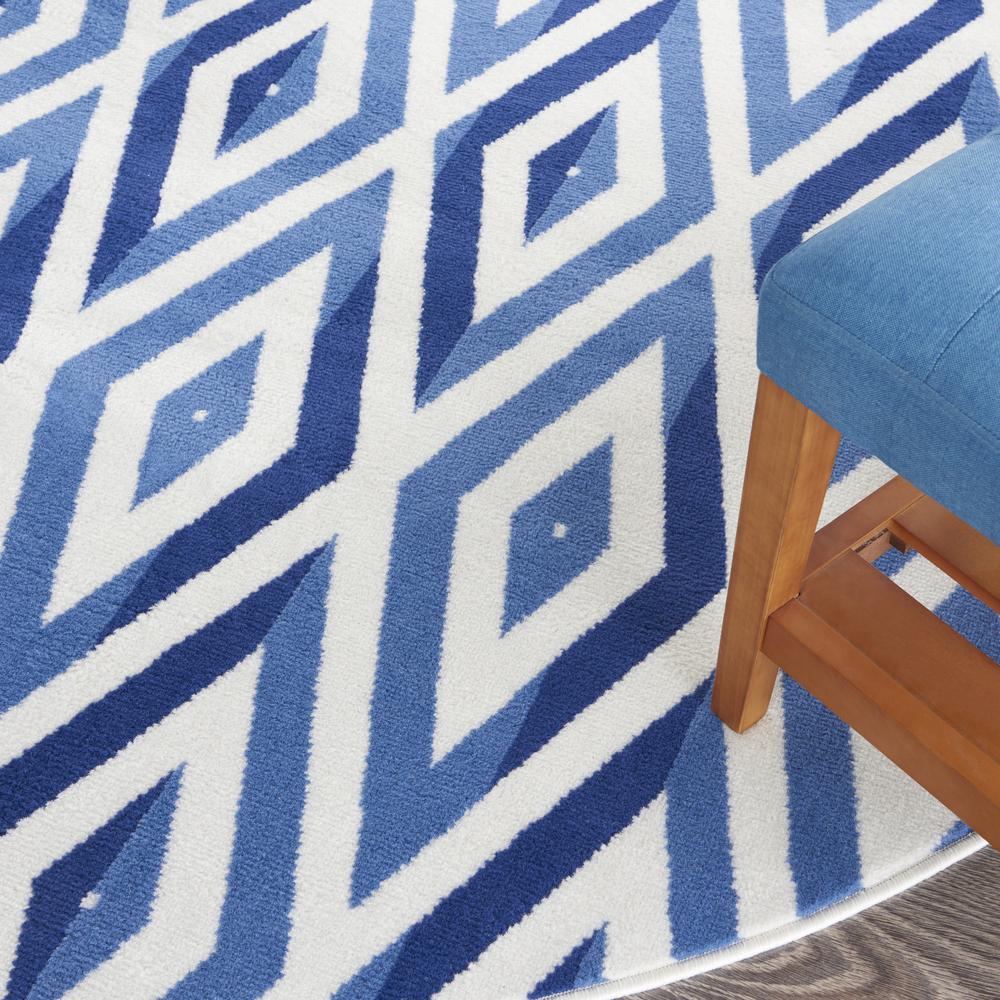 Modern Round Area Rug, 8' x Round. Picture 9