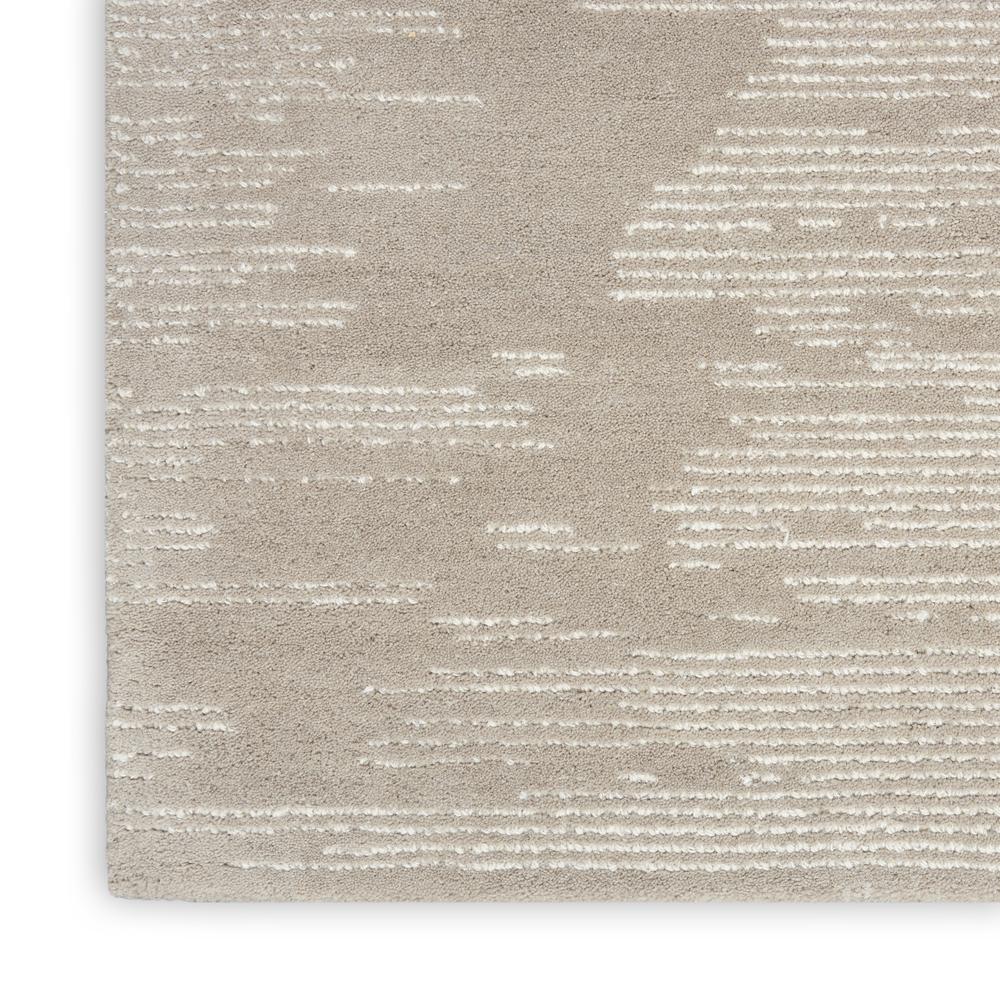 Modern Rectangle Area Rug, 5' x 7'. Picture 6