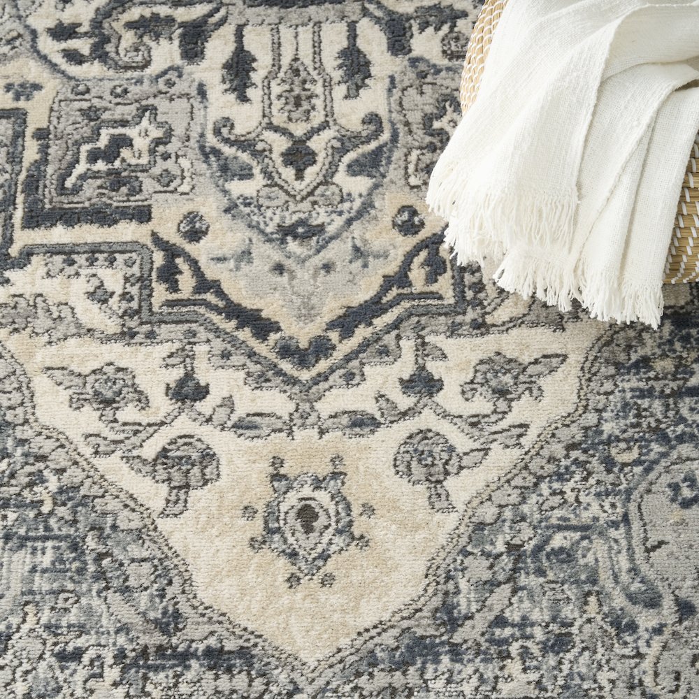 Concerto 7'10" x 9'10" Ivory Navy Vintage Indoor Rug. Picture 8