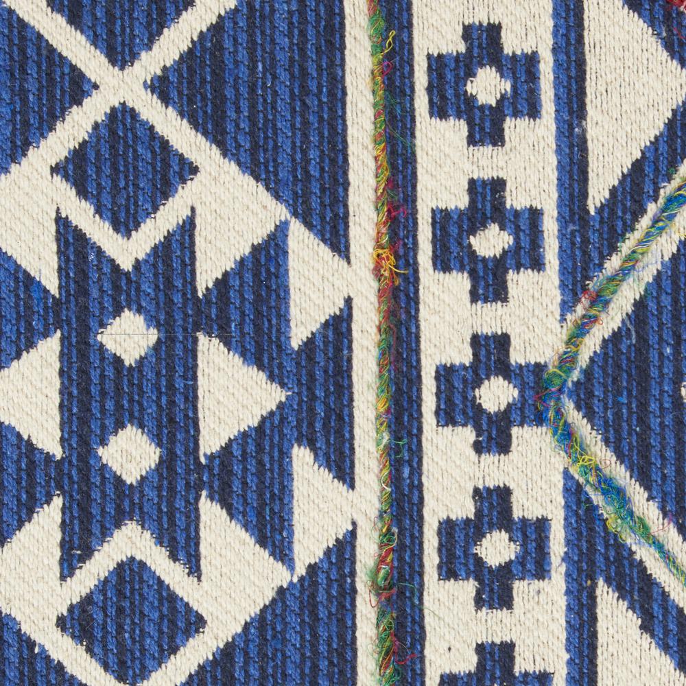 CAN01 Canton Blue Area Rug- 2'3" x 3'9". Picture 6