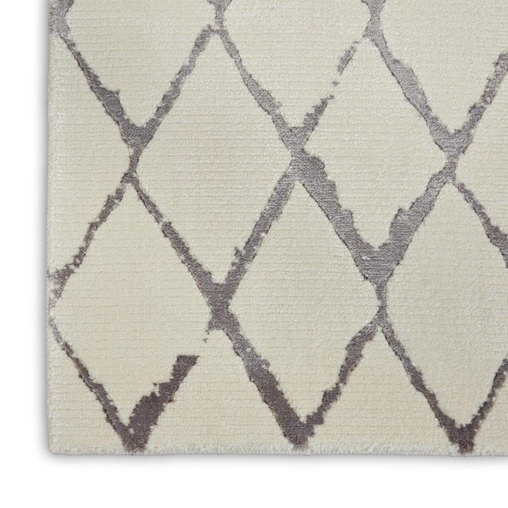 Modern Rectangle Area Rug, 2' x 3'. Picture 6