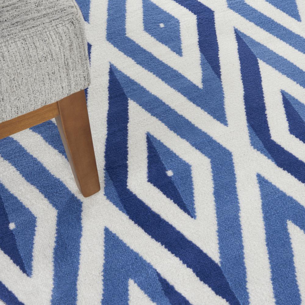 Modern Round Area Rug, 5' x Round. Picture 9