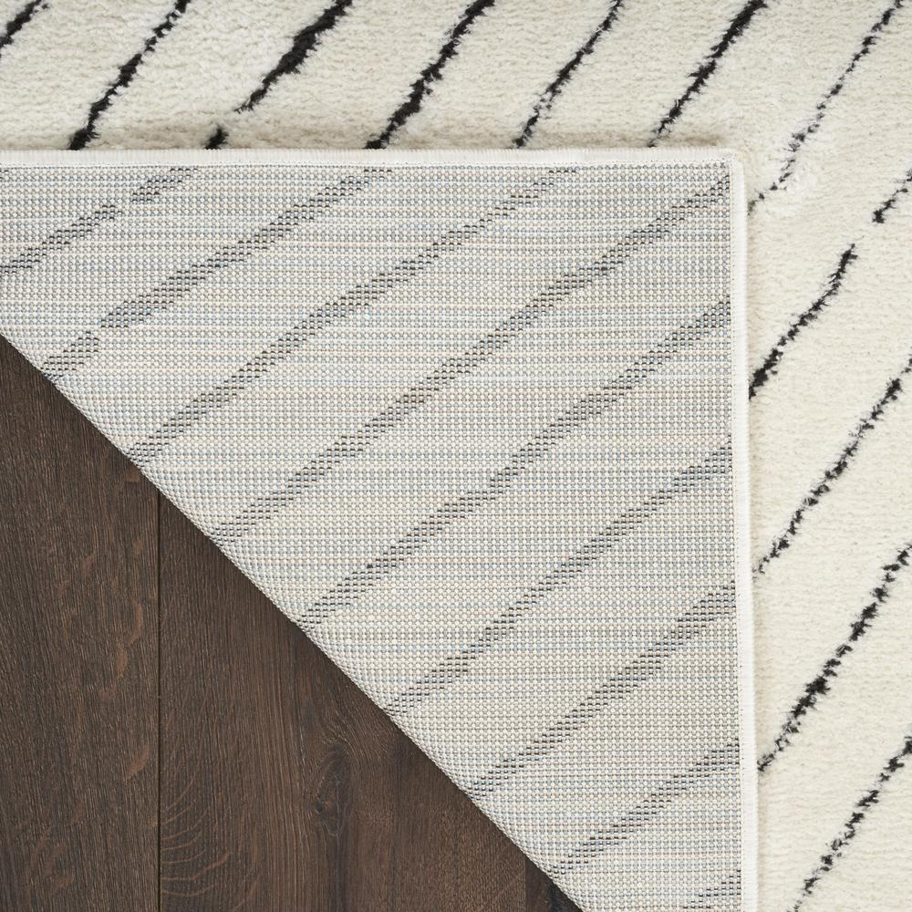 Scandinavian Rectangle Area Rug, 4' x 6'. Picture 3