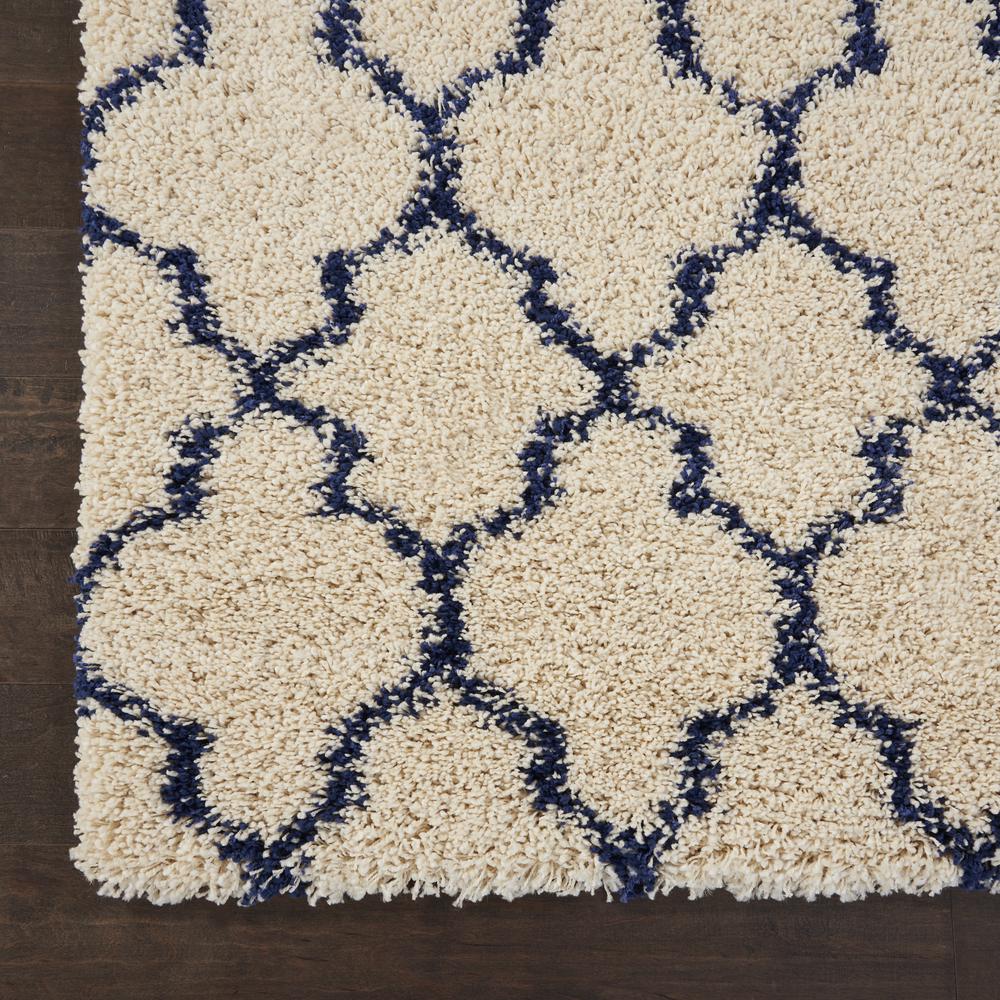 Amore Area Rug, Ivory/Blue, 3'11" x 5'11". Picture 4