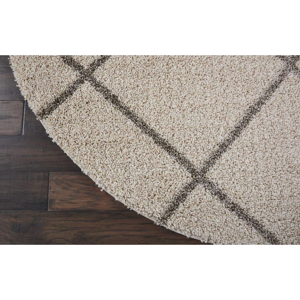 Brisbane Area Rug, Cream, 6'7" x ROUND. Picture 3