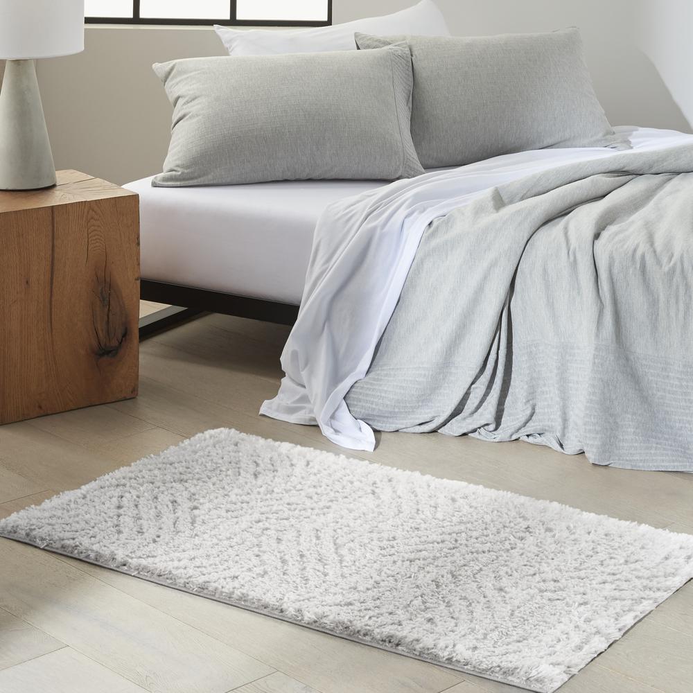 Shag Rectangle Area Rug, 2' x 3'. Picture 3