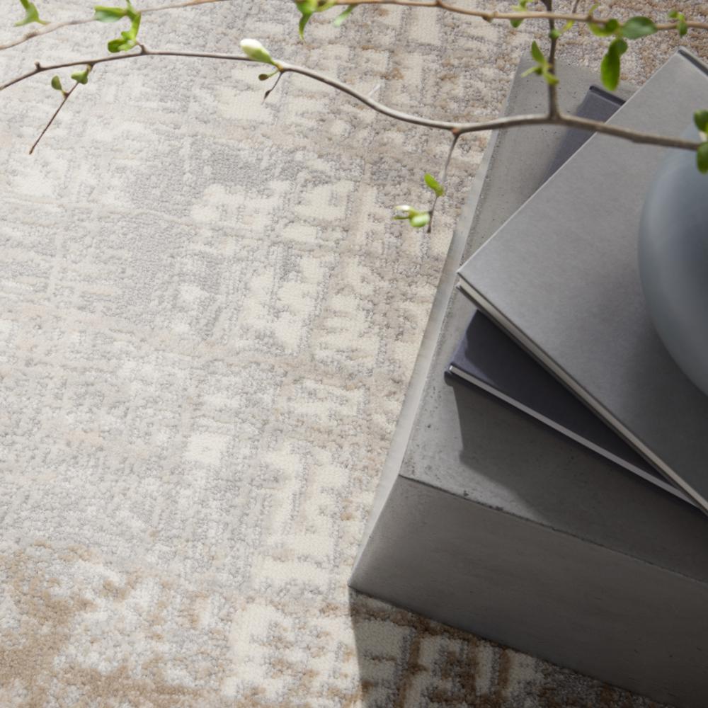 Modern Round Area Rug, 4' x Round. Picture 7