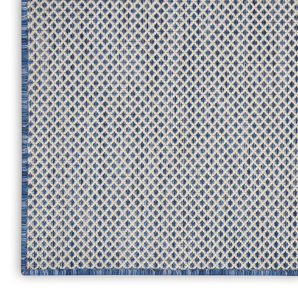 Modern Square Area Rug, 4' x Square. Picture 6
