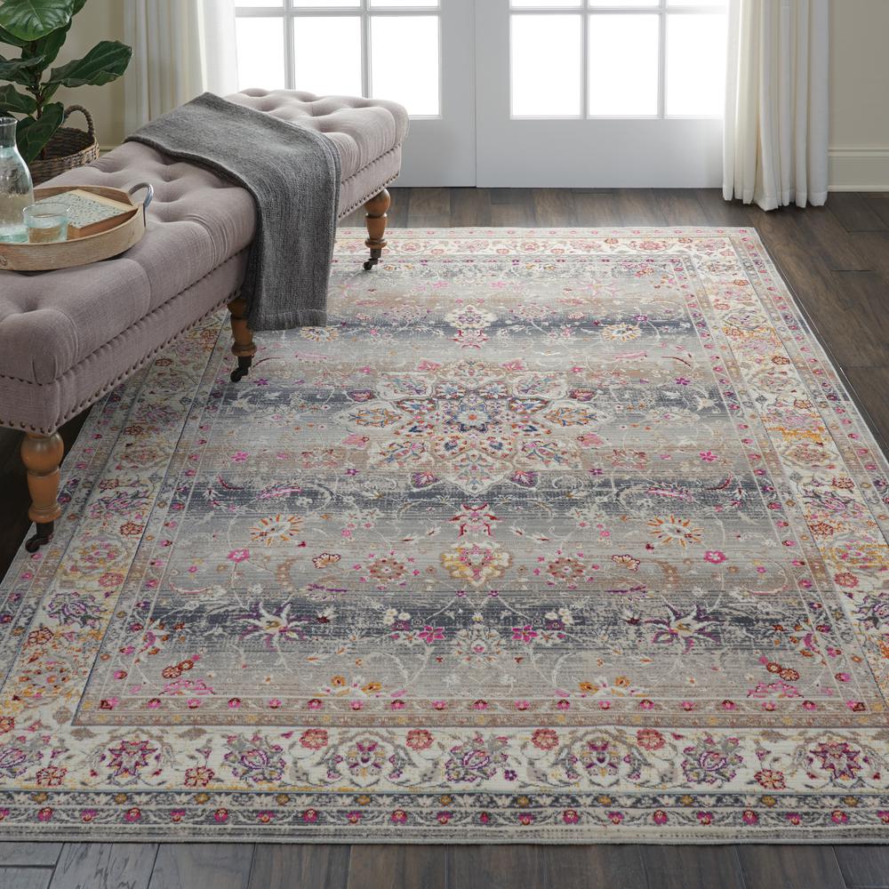 Vintage Rectangle Area Rug, 4' x 6'. Picture 3