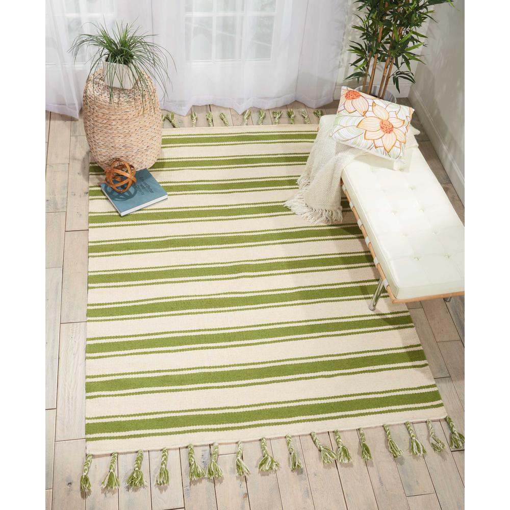 Solano Area Rug, Ivory/Green, 5' x 7'6". Picture 2