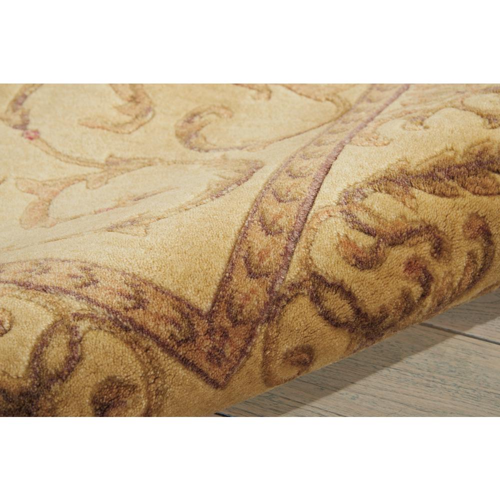 Traditional Rectangle Area Rug, 5' x 8'. Picture 4
