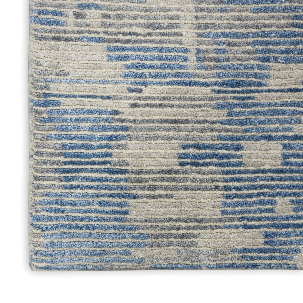 Modern Rectangle Area Rug, 2' x 3'. Picture 5
