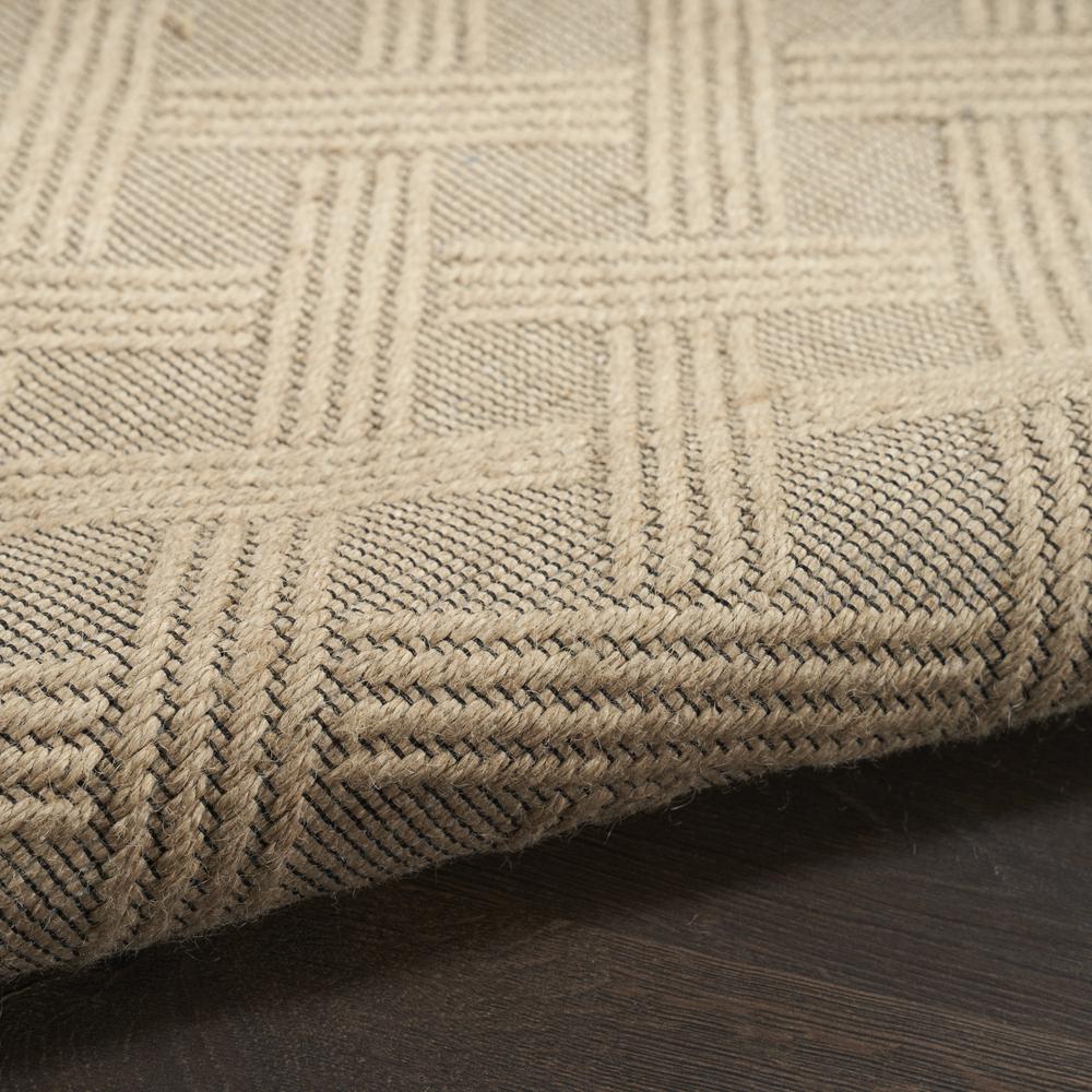 Modern Rectangle Area Rug, 4' x 6'. Picture 8