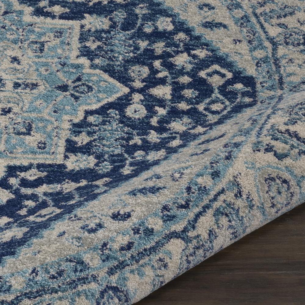 Vintage Round Area Rug, 5' x Round. Picture 7