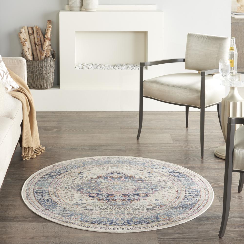 Vintage Round Area Rug, 4' x Round. Picture 10