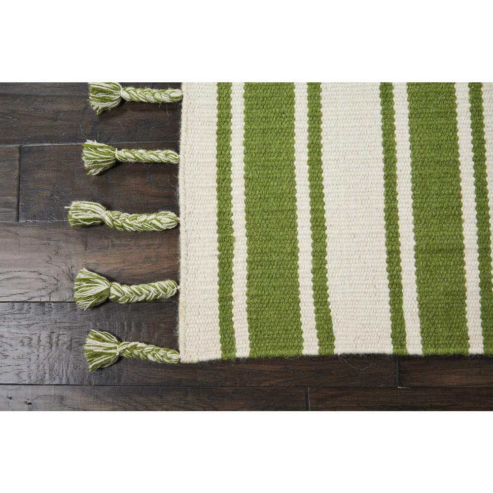 Solano Area Rug, Ivory/Green, 8' x 10'6". Picture 3