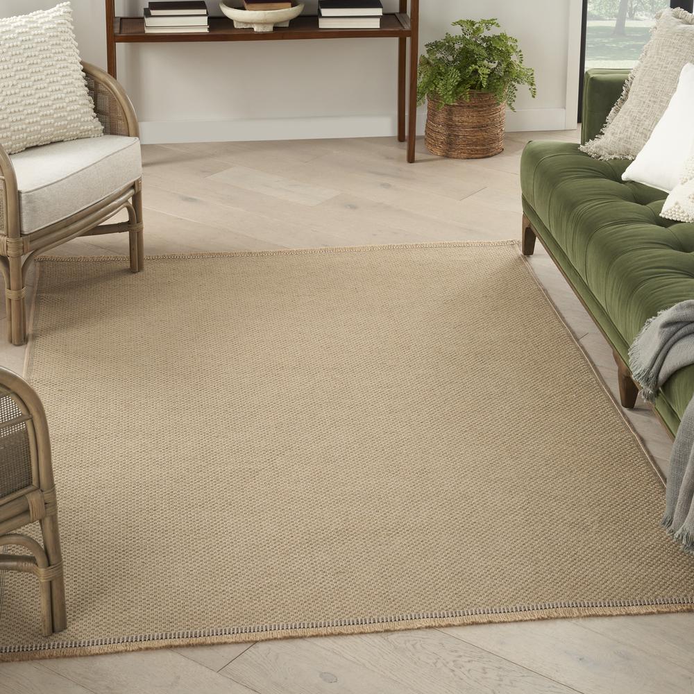 Modern Rectangle Area Rug, 5' x 7'. Picture 2