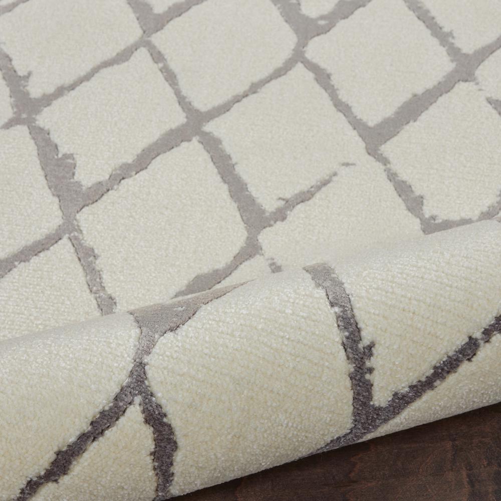 Modern Rectangle Area Rug, 2' x 3'. Picture 8