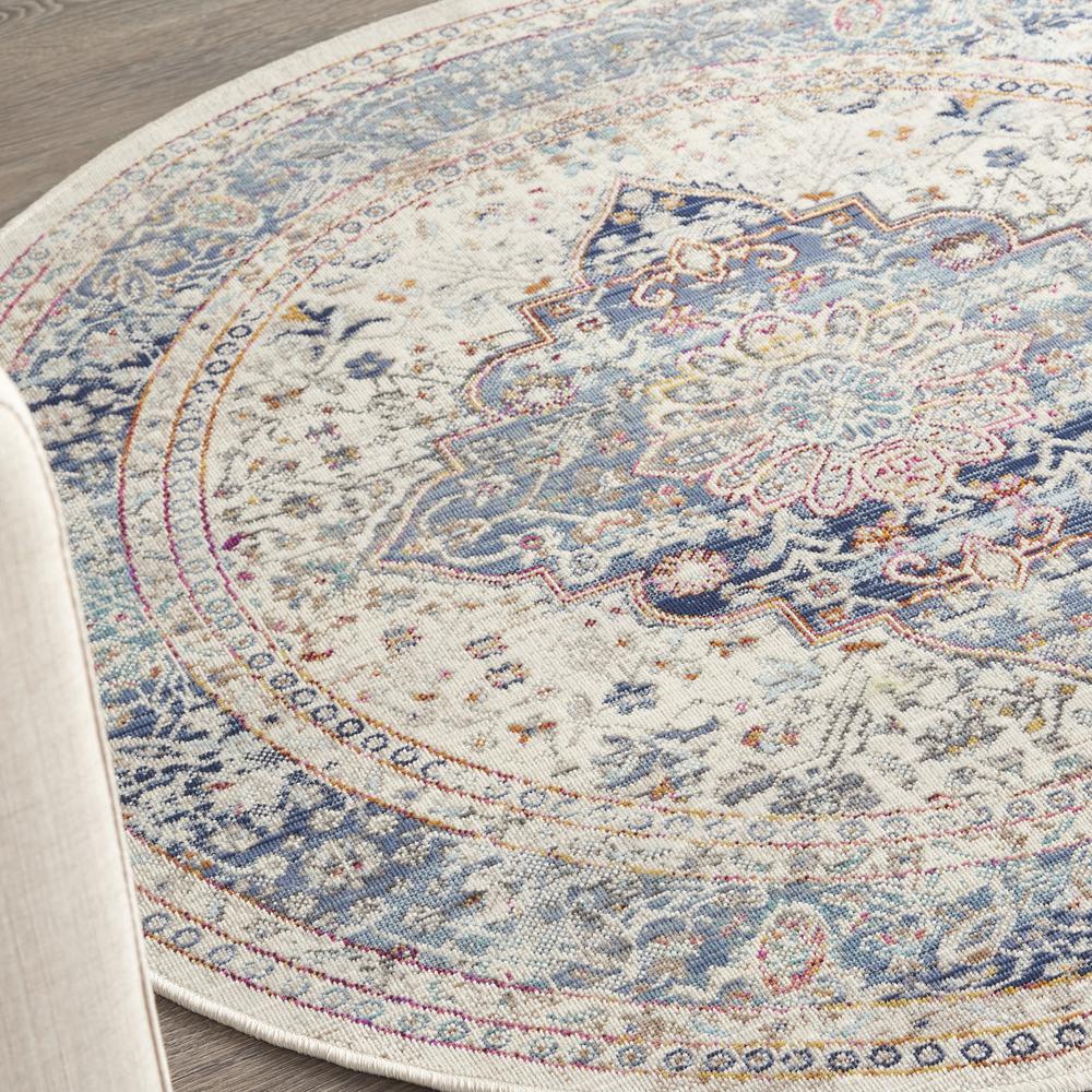 Vintage Round Area Rug, 4' x Round. Picture 9
