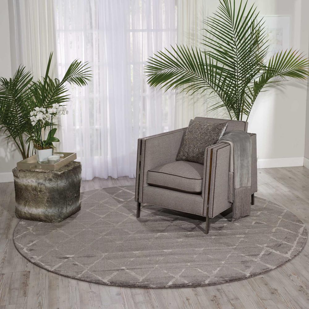 Modern Round Area Rug, 8' x Round. Picture 3