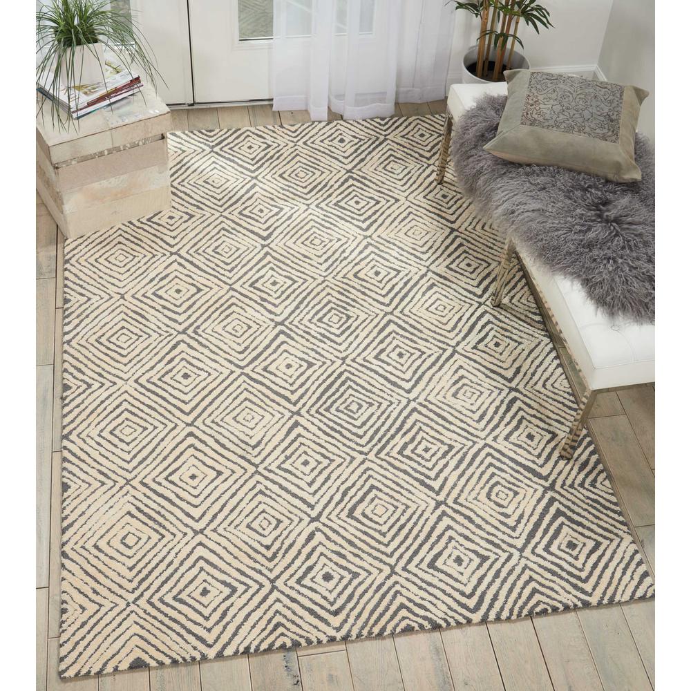 Modern Deco Area Rug, Grey/Ivory, 3'9" x 5'9". Picture 4