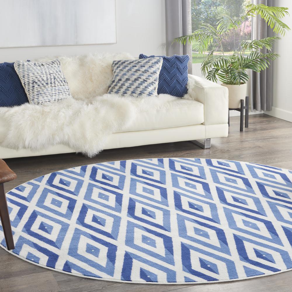 Modern Round Area Rug, 8' x Round. Picture 3
