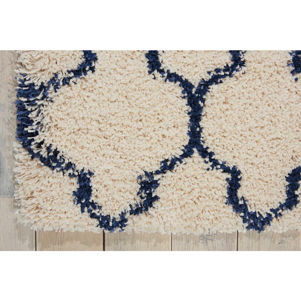 Amore Area Rug, Ivory/Blue, 3'2" x 5'. Picture 3