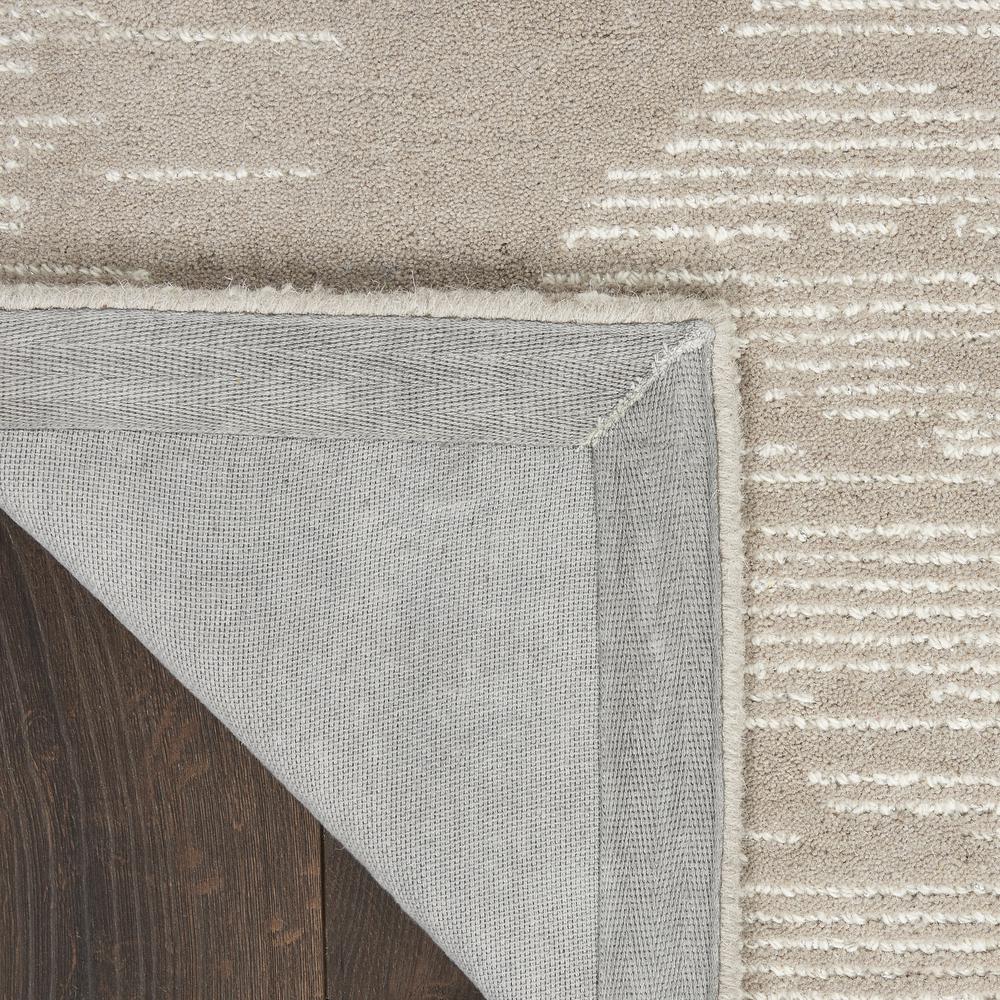 Modern Rectangle Area Rug, 5' x 7'. Picture 4