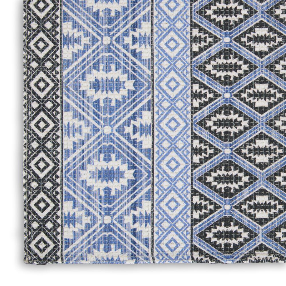 DAR05 Darien Blue Area Rug- 2'3" x 3'9". Picture 5
