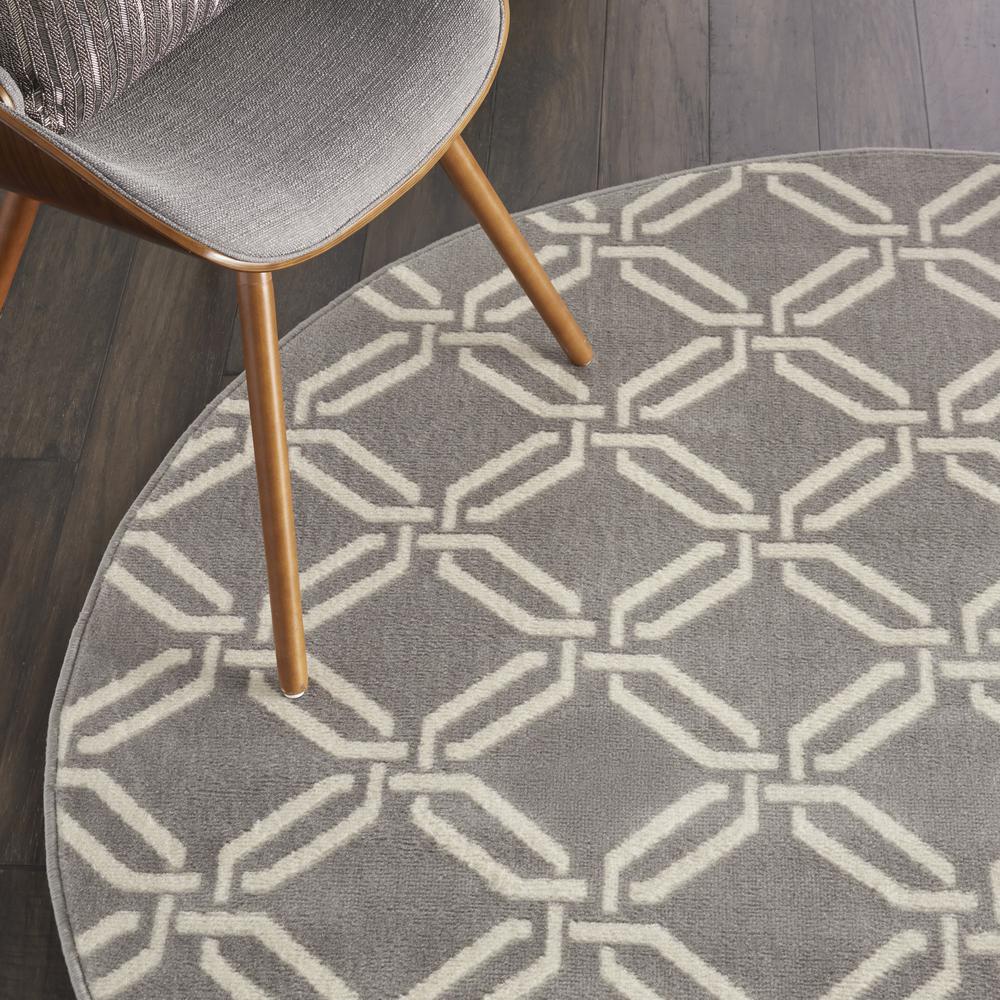 Contemporary Round Area Rug, 5' x Round. Picture 8